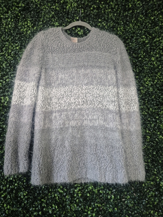 Jasmine & Ginger Sweaters - Jasmine & Ginger Gray and Light Gray Fuzzy Crewneck Sweater
